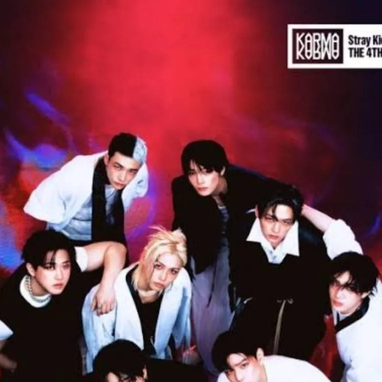 chat with ai character: SKZ 🎃🎃🎃 party 🎉 