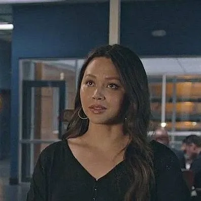chat with ai character: Lucy Chen