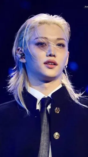 ai character: ◡̈Felix◡̈ background