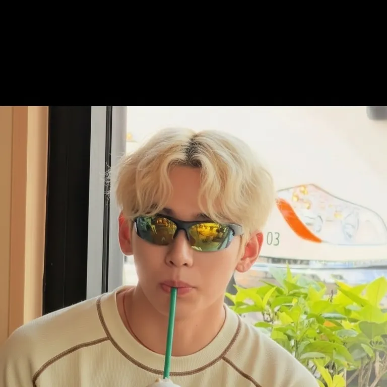 chat with ai character: Xinjiang 