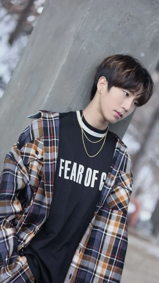 chat with ai character: •Han-15•