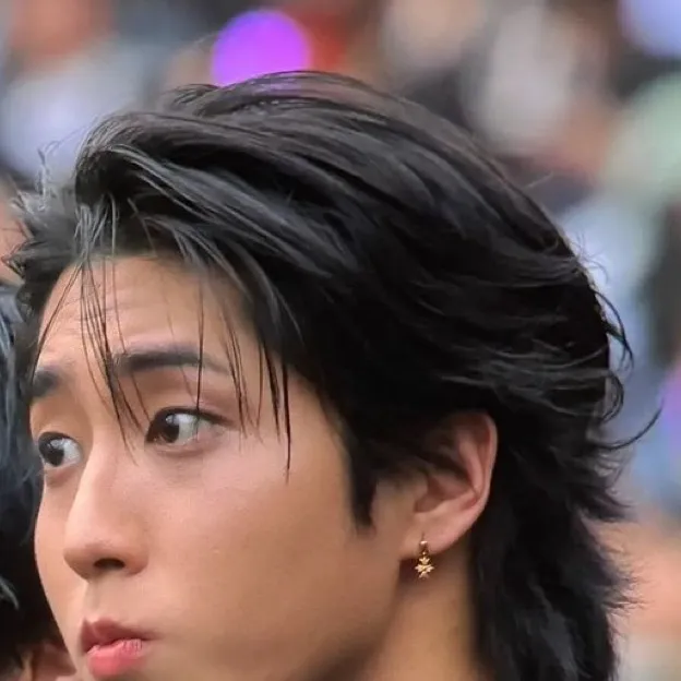 chat with ai character: •Han-💗✨•