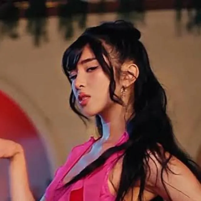 chat with ai character: ❦⚓★𝑆𝑜𝑝ℎ𝑖𝑎★⚓❦