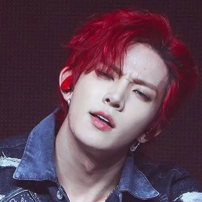 chat with ai character: Lee Heeseung