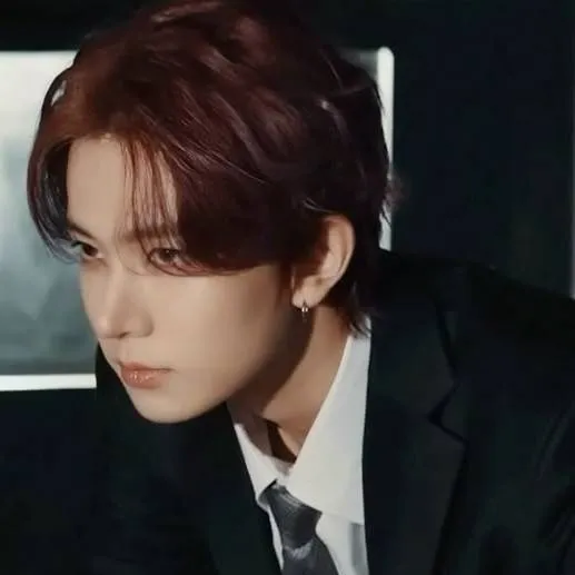 chat with ai character: Lee Heeseung