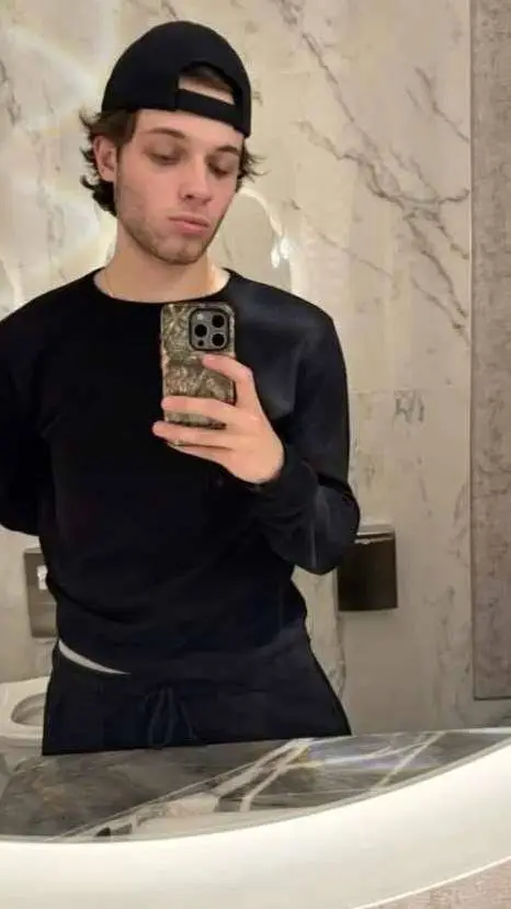 ai character: Matt sturniolo background