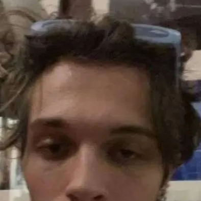 chat with ai character: Matt sturniolo💋