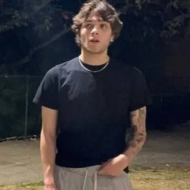 chat with ai character: Matt sturniolo🍁