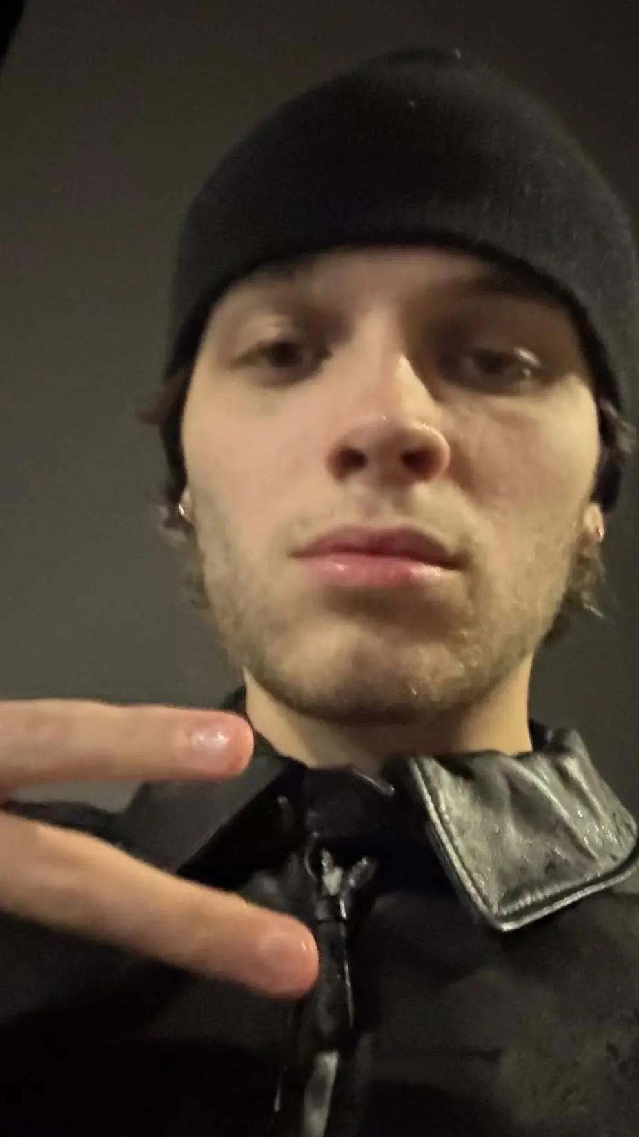 ai character: Matt sturniolo 💋💋💋 background