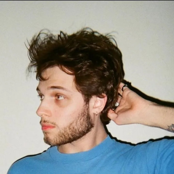 chat with ai character: Matthew sturniolo 