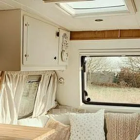 chat with ai character: road trip