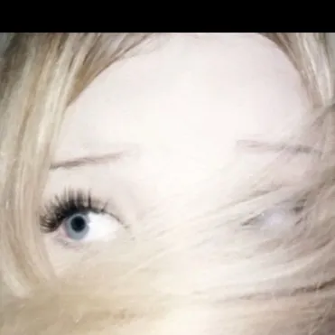 chat with ai character: Мила