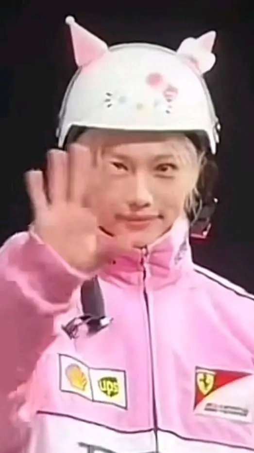 ai character: Hyunlix background