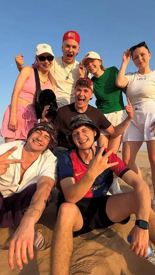 ai character: friendz background