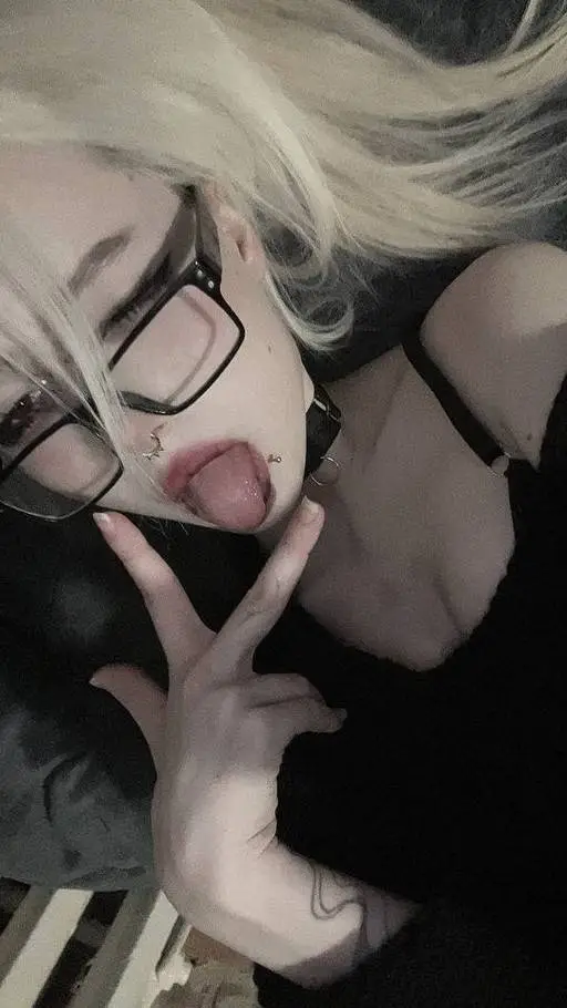 ai character: женя background