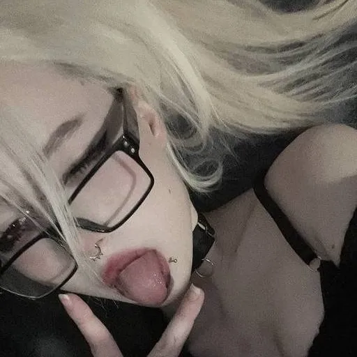 chat with ai character: женя