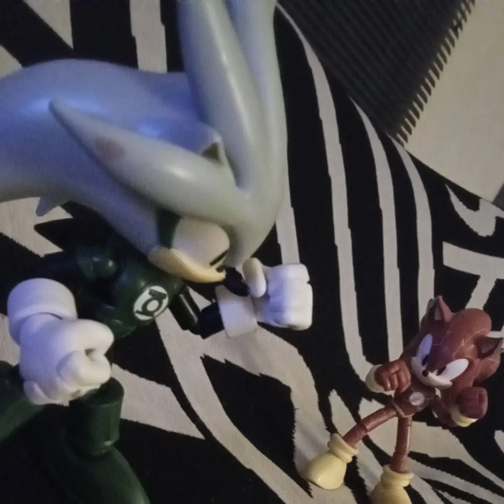 chat with ai character: Sonic Vs Silver 