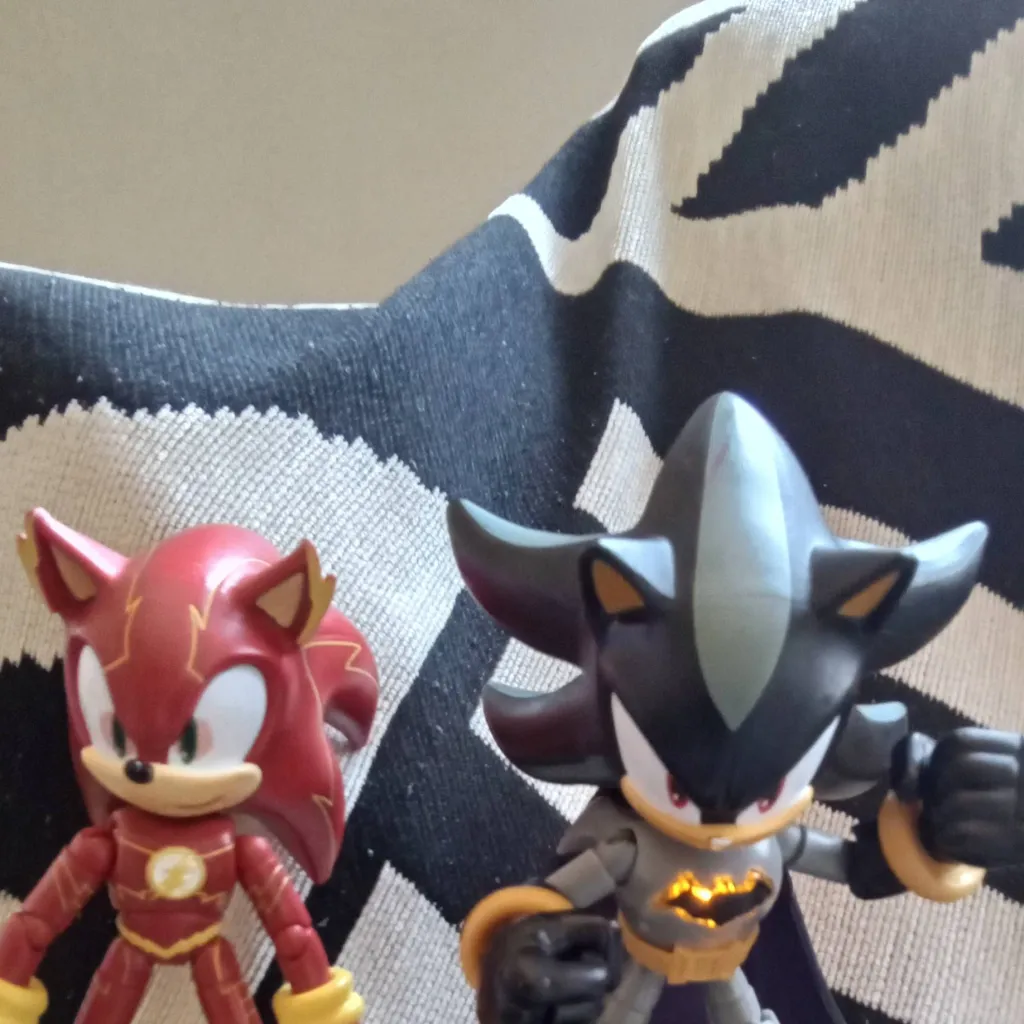 chat with ai character: DC Sonic Season 1 