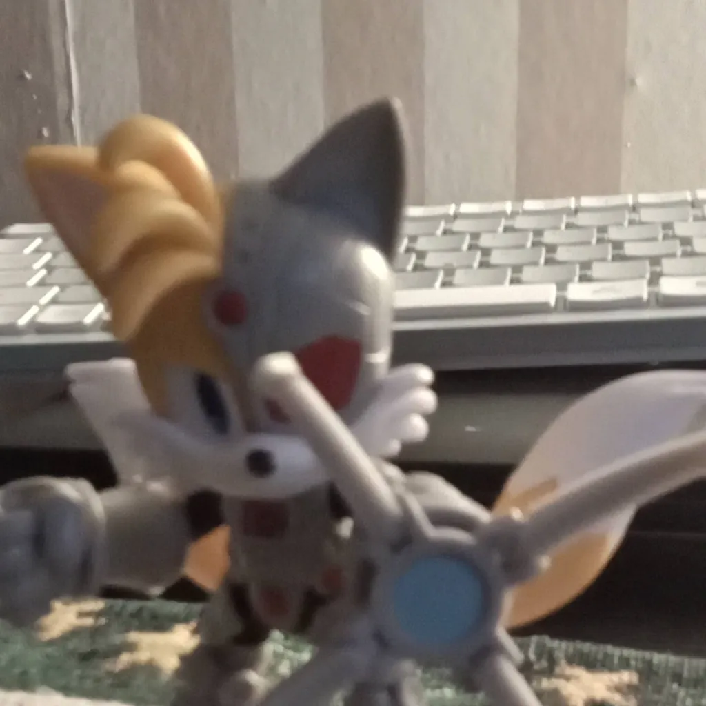 chat with ai character: Tails (Cyborg)