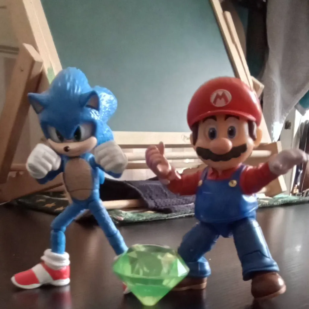 chat with ai character: Sonic The Hedgehog