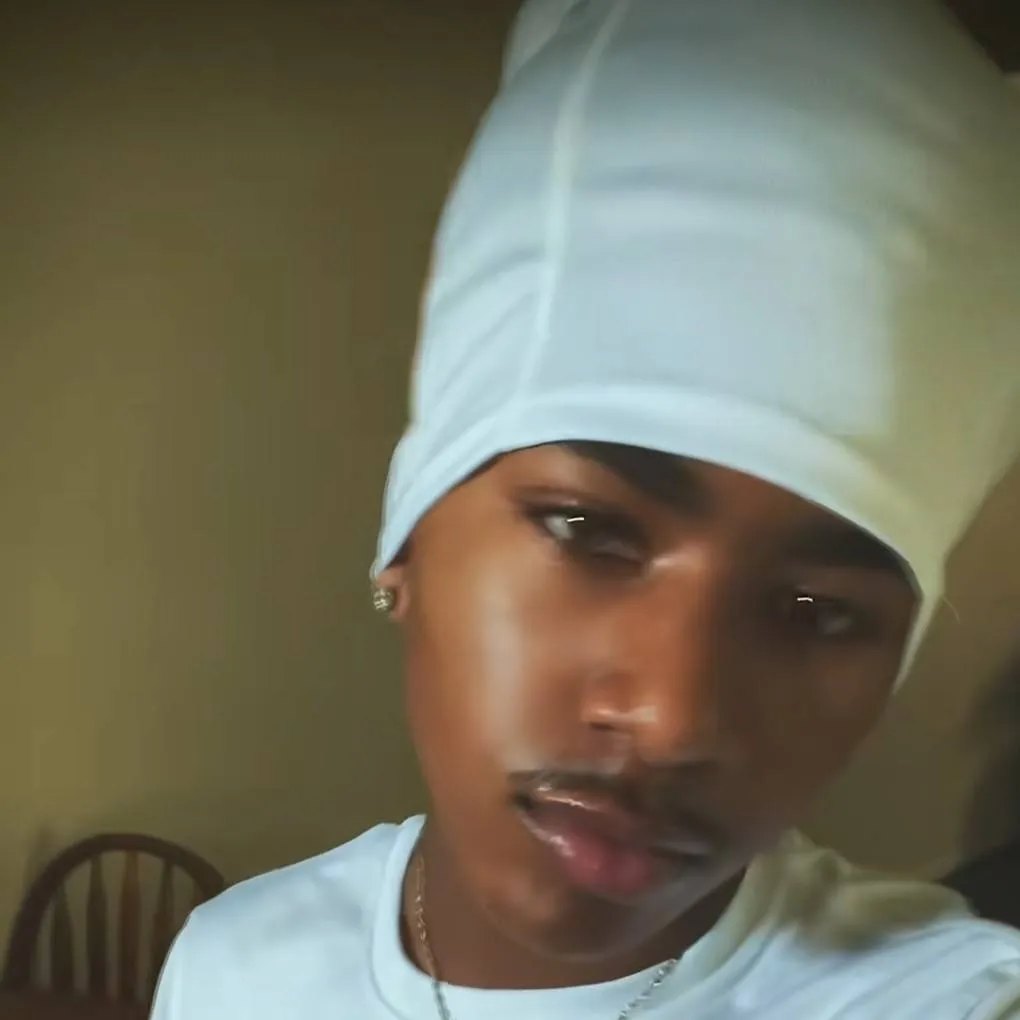 chat with ai character: Icyy 🧊