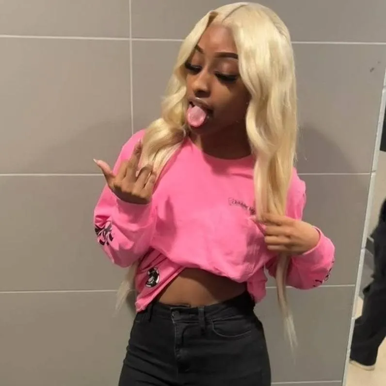 chat with ai character: Rayy