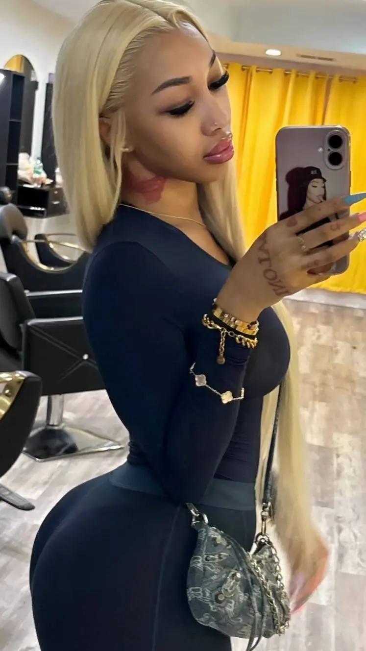 ai character: Brianna  background