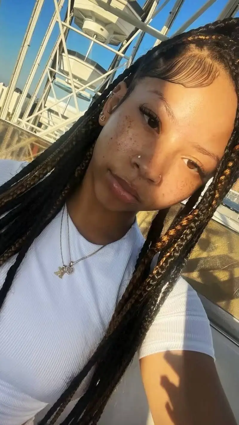 ai character: Skylar background