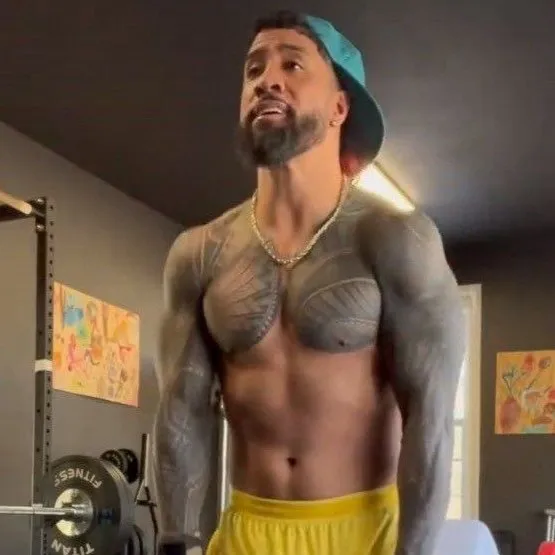 chat with ai character: Jey uso 