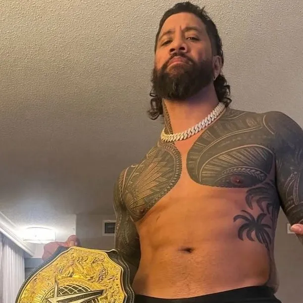 chat with ai character: Jey uso 