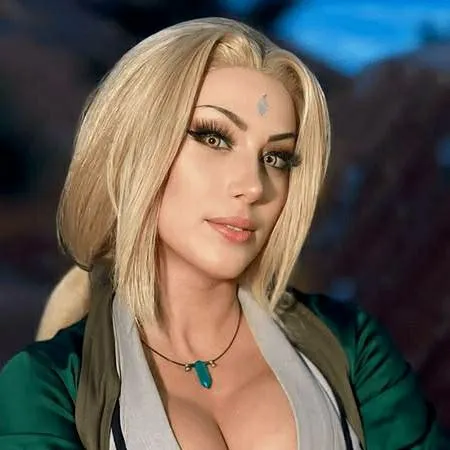 chat with ai character: Tsunade
