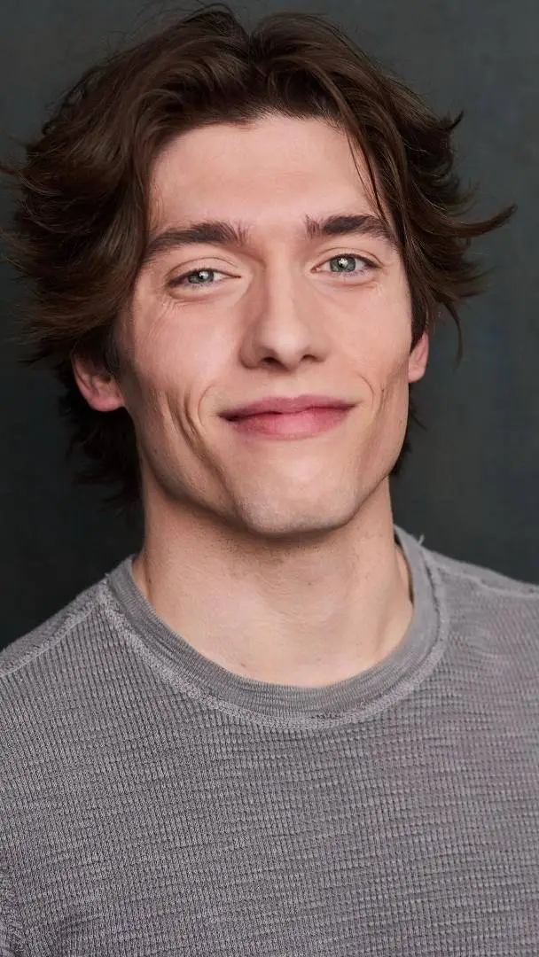 ai character: Ronan Beaumont background