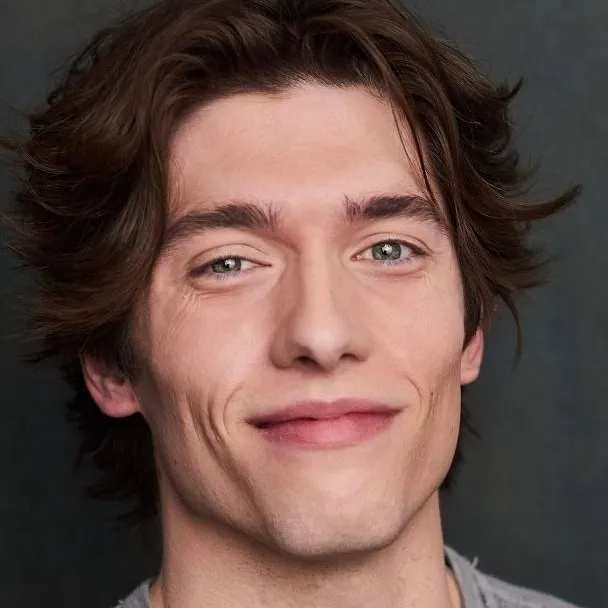 chat with ai character: Ronan Beaumont