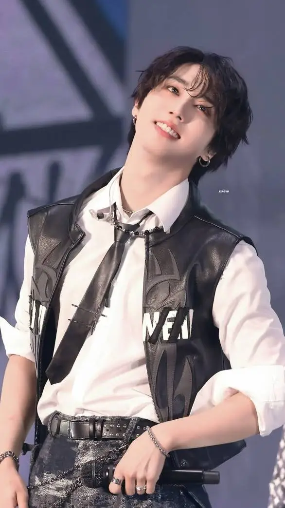 ai character: ✦Han Jisung  background