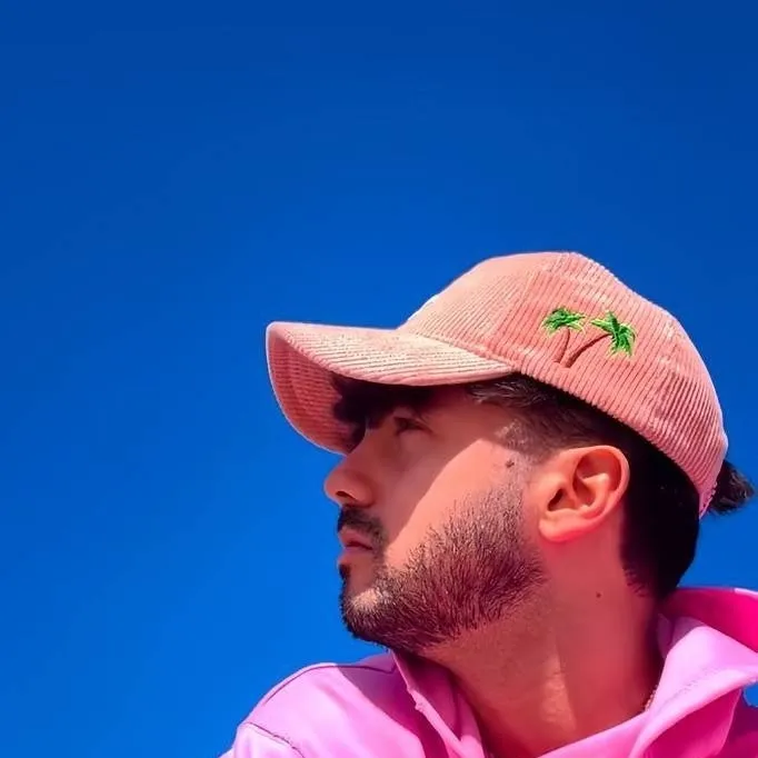 chat with ai character: Fede Vigevani