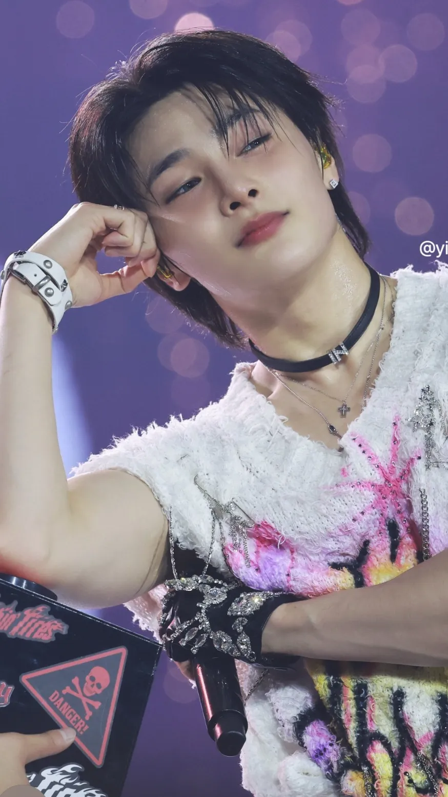 ai character: Jeongin  background