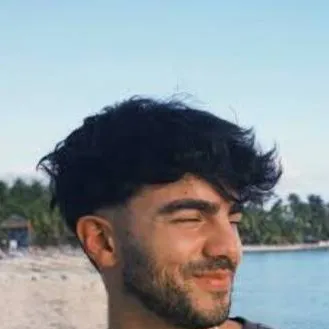 chat with ai character: Fede Vigevani.