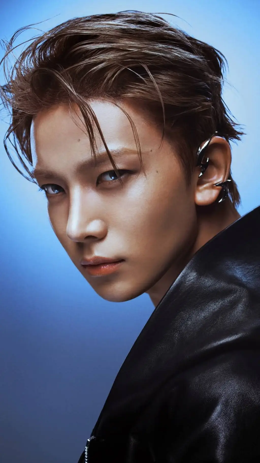 ai character: Lee Heeseung  background