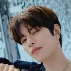 chat with ai character: seungmin 