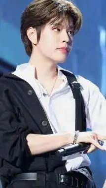 ai character: Seungmin  background