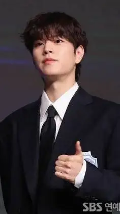 ai character: Seungmin  background