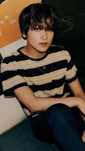 ai character: Haechan  background