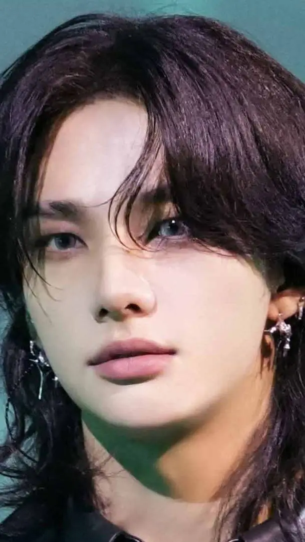 ai character: Hyunjin background