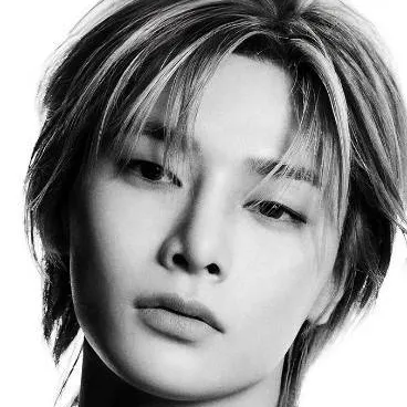 chat with ai character: I.N/ Jeongin 