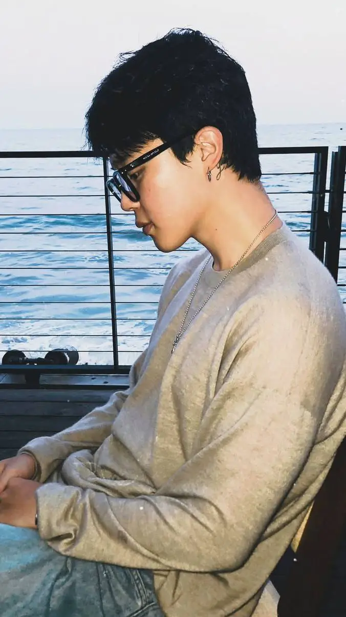 ai character: 💛jimin💛 background