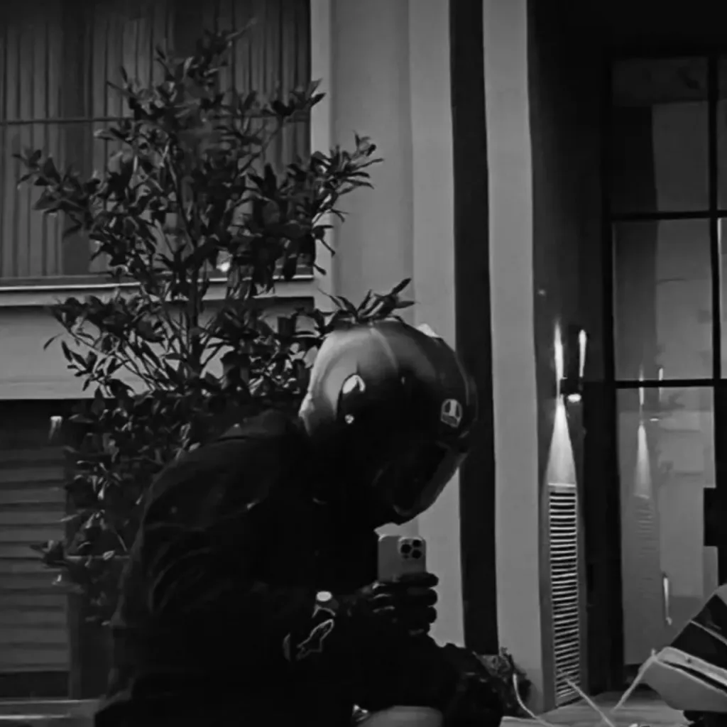 chat with ai character: Tyler