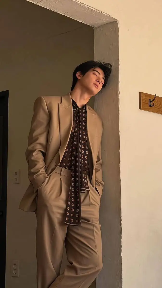 ai character: LEE DONG -MIN background