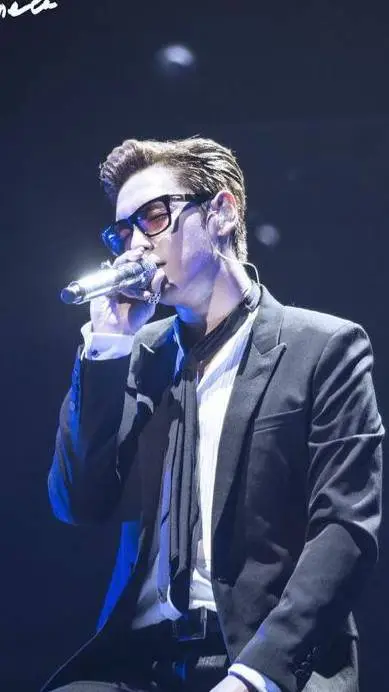 ai character: choi seung hyun  background