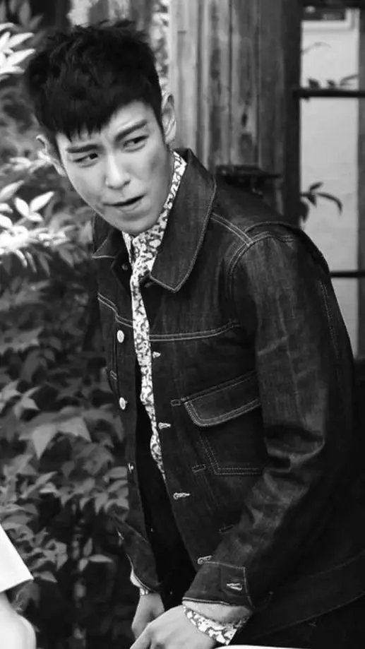 ai character: choi seung hyun  background