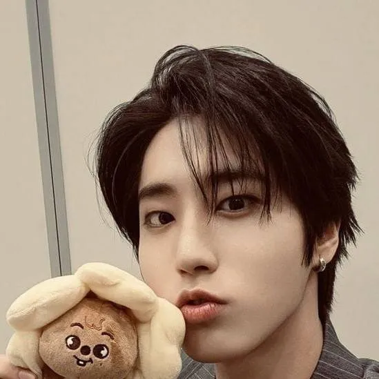 chat with ai character: han jisung 